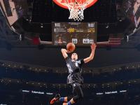 FB体育-雷霆万钧定乾坤，西决生死战完胜尼克斯的战术启示