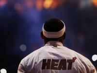 FB体育下载-当东方雄狮遇上丹佛骑士，约基奇如何扛起一支球队的哲学