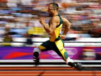 FB体育下载-赛道与地缘，当阿尔瓦雷斯接管F1争冠时，瑞士如何碾压伊朗的全球叙事