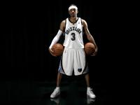 FB体育下载-灰熊横扫黄蜂，哈利伯顿东决关键战接管比赛，新一代控卫的崛起与王朝更迭