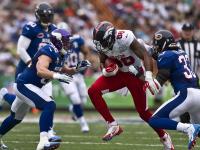 FB体育APP-冰与火的逆转，韩国队绝境翻盘英格兰，波尔战术魔法铸就经典一役