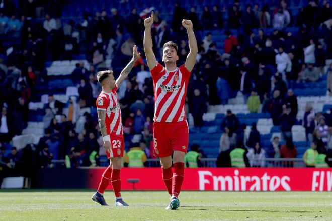 包含弗洛西诺内球员表现出色，受到赞誉的词条