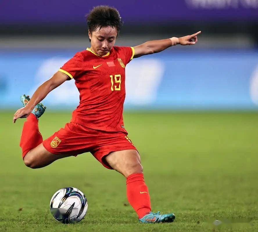 包含中国女足主力中场张倩连续传球成功，助攻队友取胜的词条