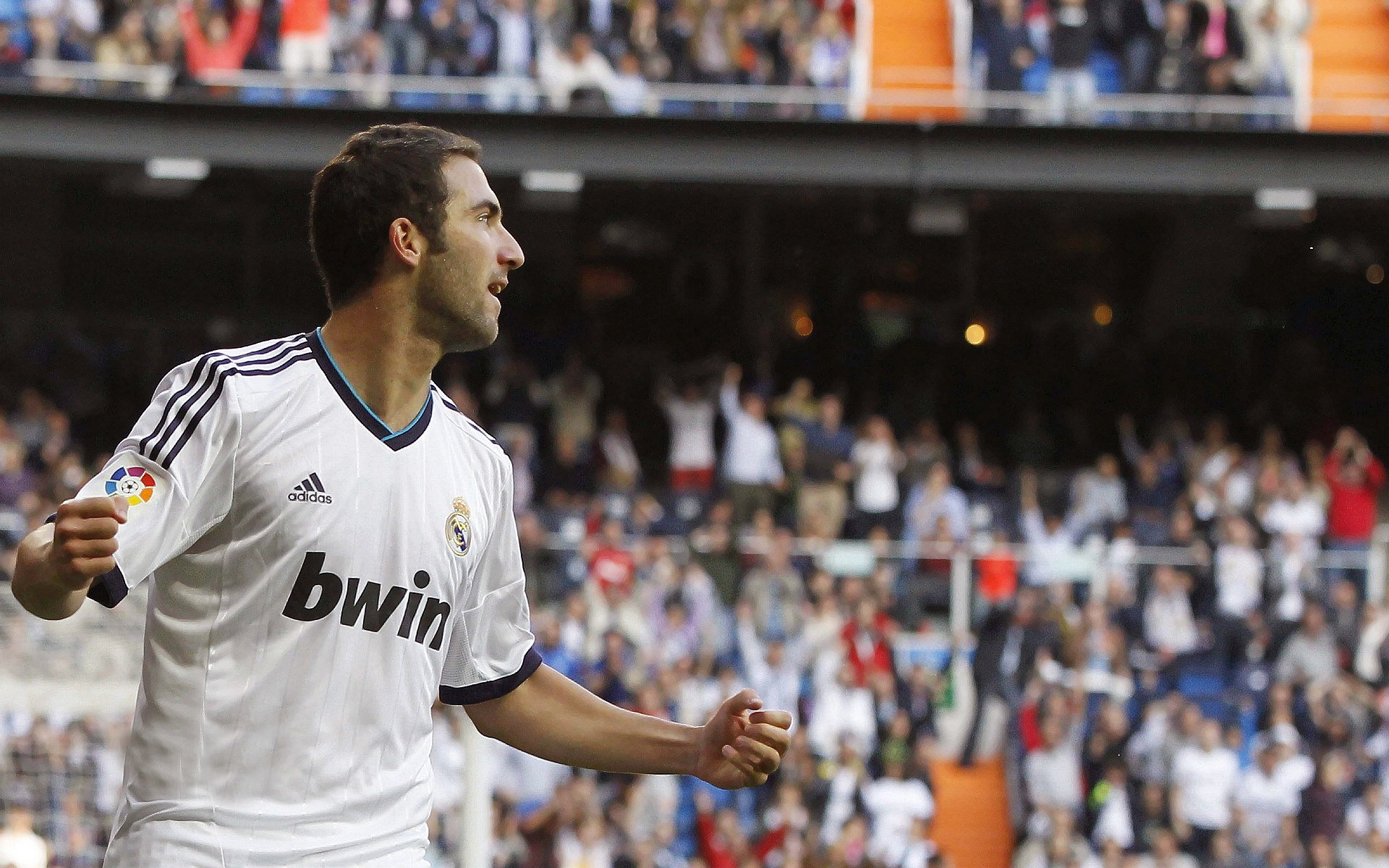 德甲争冠战焦点战，马赛战术启示录，克罗地亚元素如何重塑德甲格局？